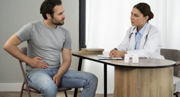 side-view-man-experiencing-pain (1)
