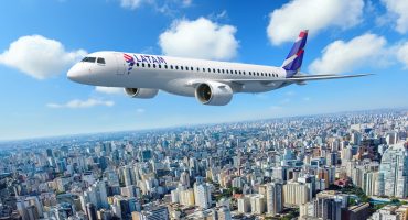 LATAM _ Embraer E195-E2.jpeg