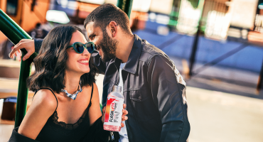 241123_CocaCola_03_Flashlyte_Street_0503_RGB_fresa_F (1)