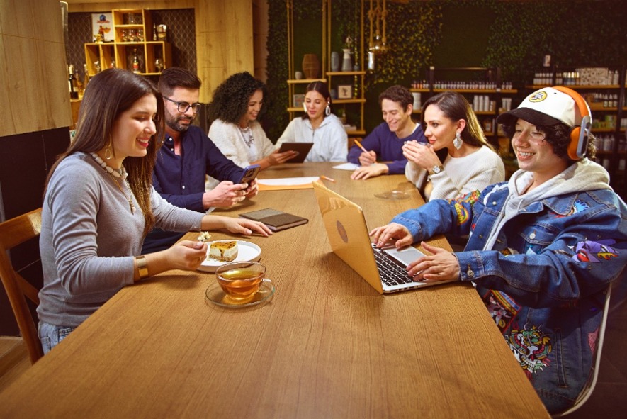 Banco Internacional I La Generación Z redefine su relación con el dinero: la educación financiera deja de ser una ventaja y se convierte en una necesidad 