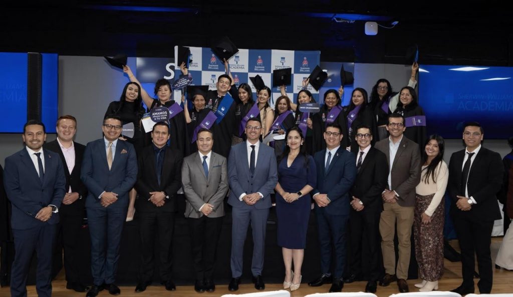 Academia Sherwin-Williams | Sherwin-Williams Ecuador fortalece la profesionalización del sector con más de 180 graduados de su Academia